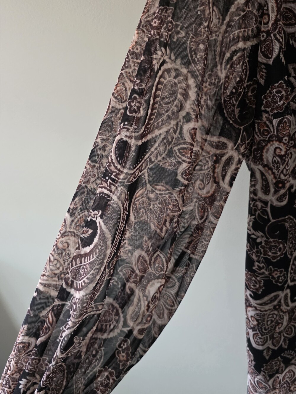 Women's Black Paisley V-Neck Tunic Top NWT - Picture 8 of 15